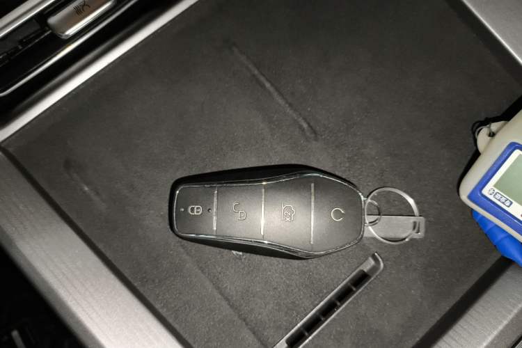 Used BYD Han L 2025 EV 701 km LiDAR Flagship Edition Vehicle Key