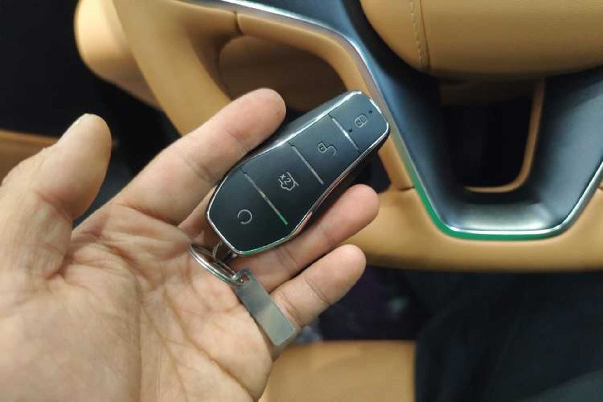 Used BYD Han L 2025 EV 701 km LiDAR Flagship Edition Vehicle Key