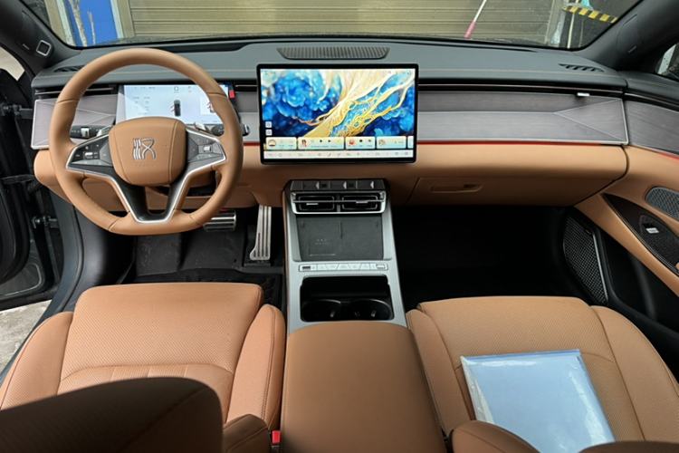 Used BYD Han L 2025 DM-p Four-Wheel-Drive LiDAR Flagship Model Interior 1