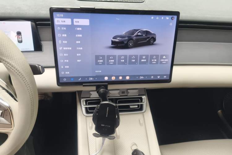 Used BYD Han L 2025 EV 701 km LiDAR Flagship Edition Audio And AC Panel