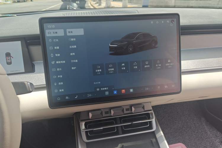 Used BYD Han L 2025 EV 701KM LiDAR Deluxe Edition Audio And AC Panel