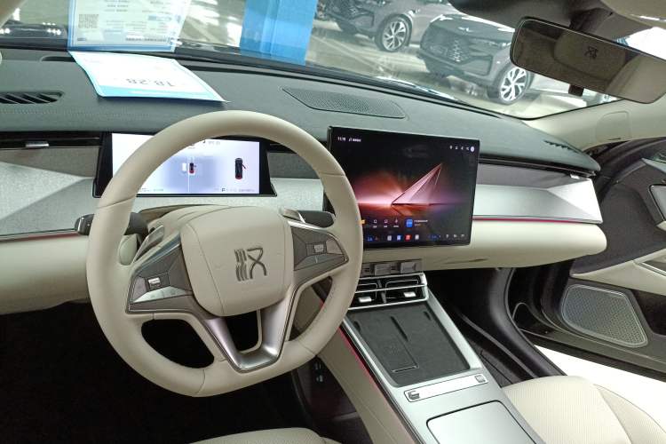 Used BYD Han L 2025 EV 701KM LiDAR Deluxe Edition Center Console
