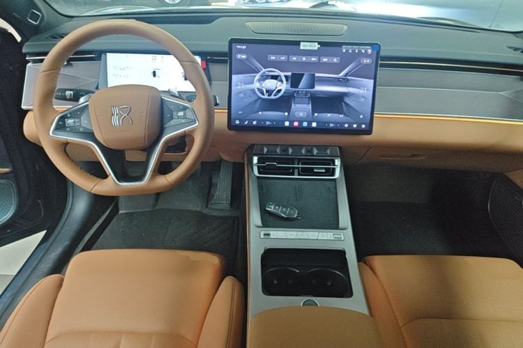 Used BYD Han L 2025 DM-i 200km LiDAR Flagship Model Center Console