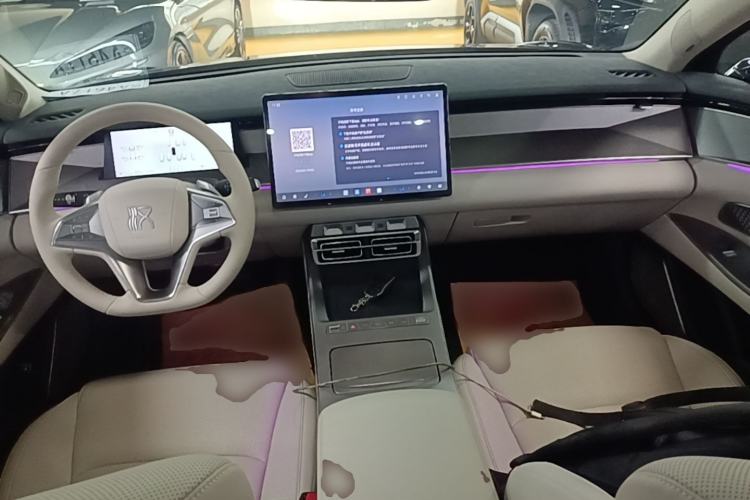 Used BYD Han L 2025 EV 701KM LiDAR Deluxe Edition Center Console