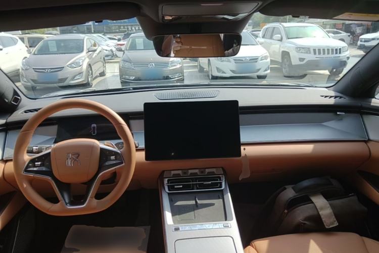 Used BYD Han L 2025 DM-i 200KM LiDAR Luxury Model Center Console