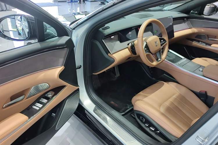 Used BYD Han L 2025 EV Four-Wheel Drive LiDAR Flagship Model Driver Seat
