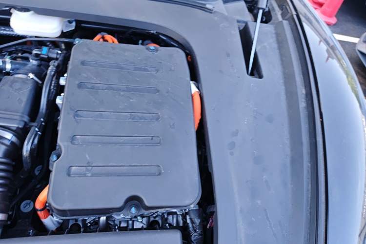 Used BYD Han L 2025 DM-p Four-Wheel-Drive LiDAR Flagship Model Engine Bay Left