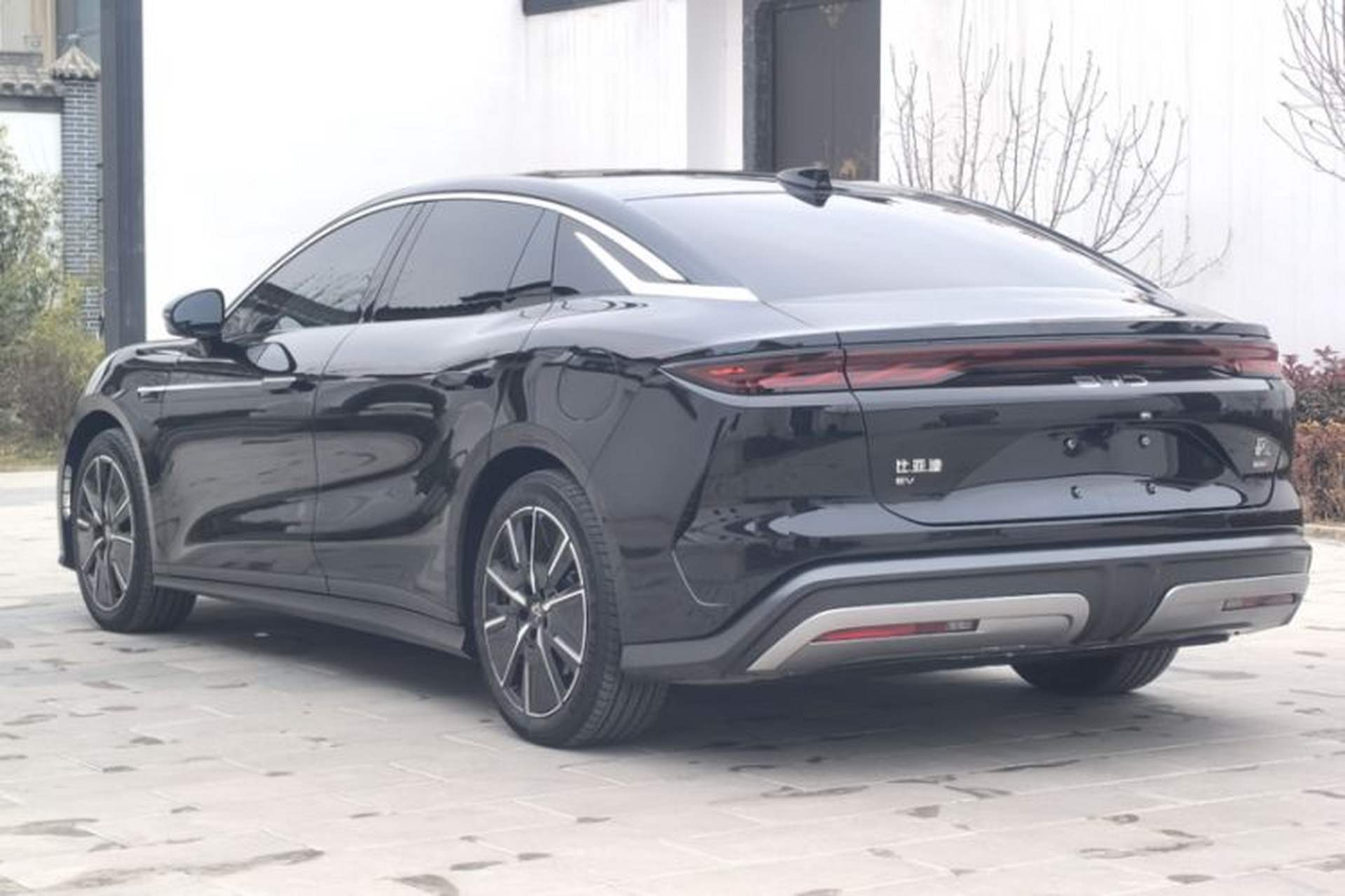 Used BYD Han L 2025 EV 701KM LiDAR Deluxe Edition Exterior 2