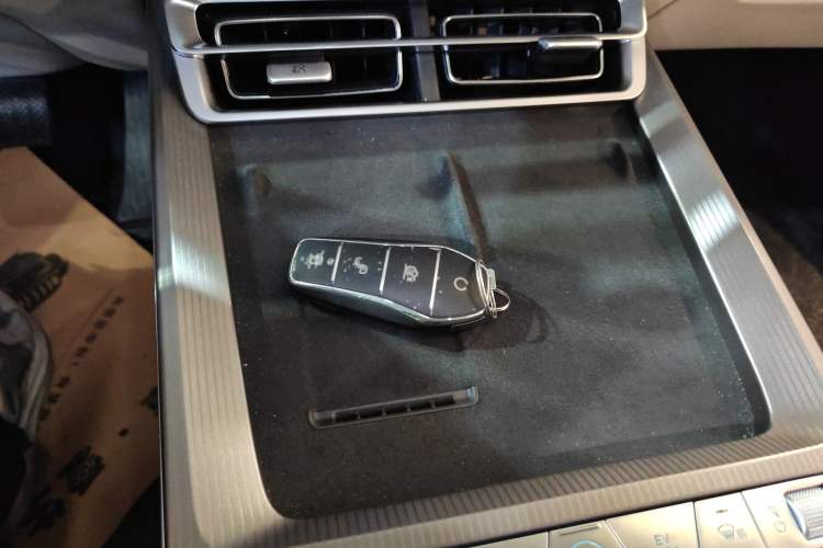 Used BYD Han L 2025 DM-i 200km LiDAR Flagship Model Gear Lever