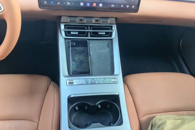 Used BYD Han L 2025 EV 701KM LiDAR Deluxe Edition Gear Lever