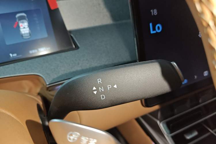 Used BYD Han L 2025 EV 701KM LiDAR Deluxe Edition Gear Lever