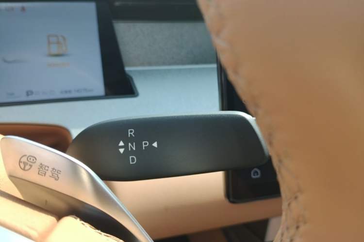 Used BYD Han L 2025 DM-i 200KM LiDAR Luxury Model Gear Lever