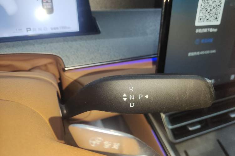 Used BYD Han L 2025 EV 701KM LiDAR Deluxe Edition Gear Lever