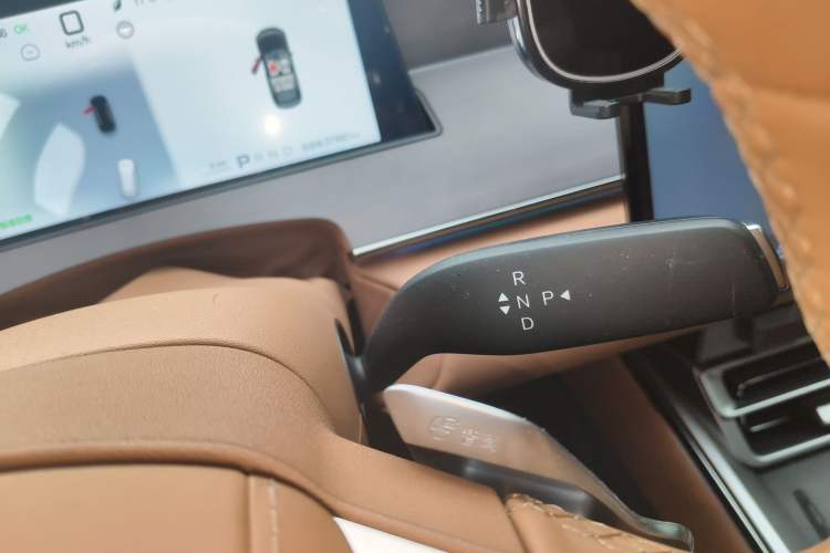 Used BYD Han L 2025 EV 701 km LiDAR Flagship Edition Gear Lever