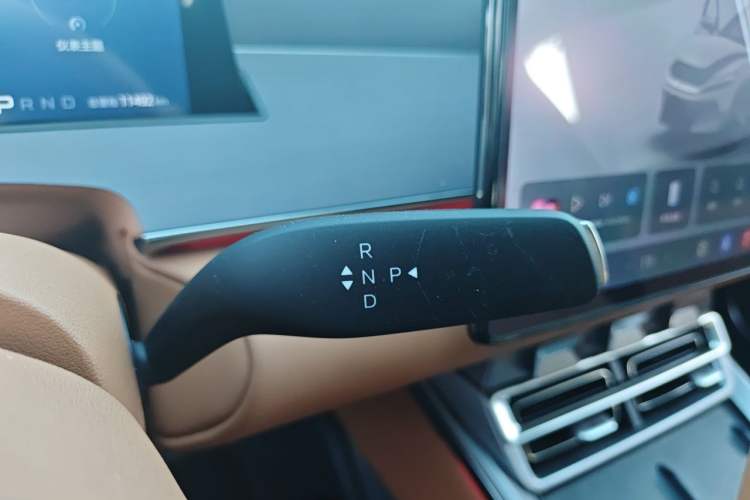Used BYD Han L 2025 DM-p Four-Wheel-Drive LiDAR Flagship Model Gear Lever