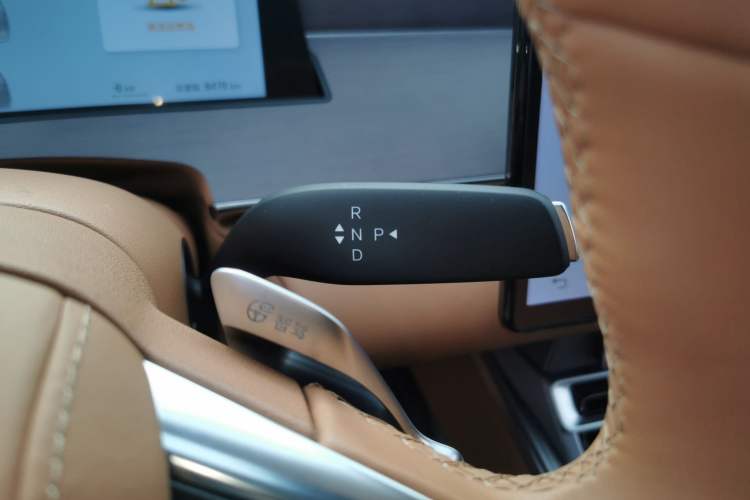 Used BYD Han L 2025 DM-i 200km LiDAR Flagship Model Gear Lever