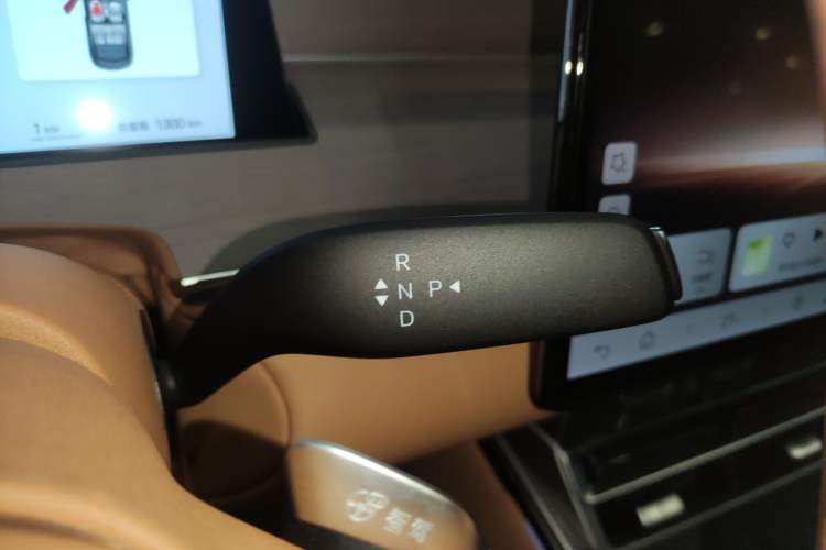 Used BYD Han L 2025 DM-p Four-Wheel-Drive LiDAR Flagship Model Gear Lever