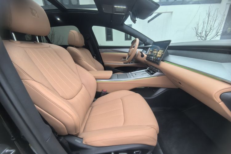 Used BYD Han L 2025 EV 701KM LiDAR Deluxe Edition Interior 1