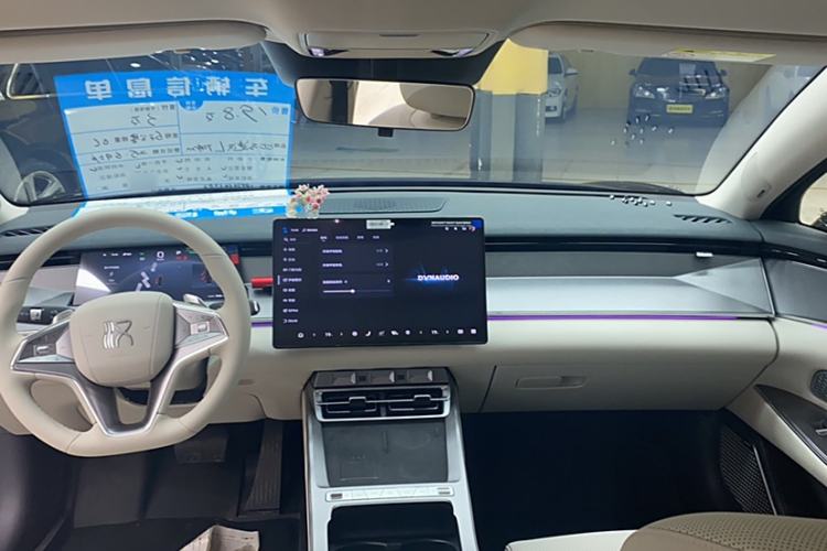 Used BYD Han L 2025 EV 701 km LiDAR Flagship Edition Interior 2