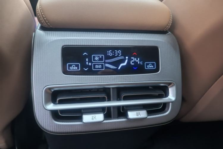 Used BYD Han L 2025 EV 701KM LiDAR Deluxe Edition Interior 5