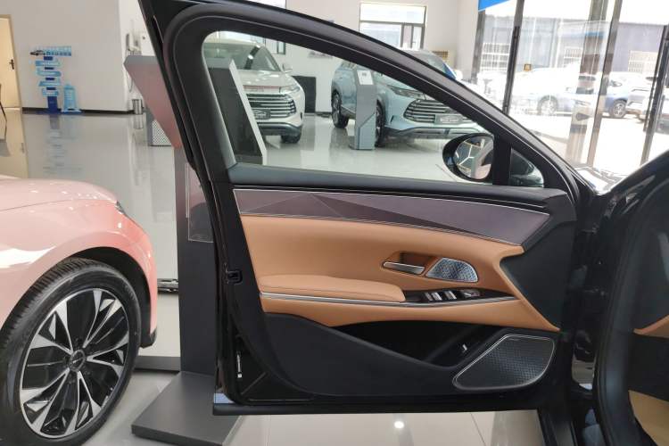 Used BYD Han L 2025 DM-p Four-Wheel-Drive LiDAR Flagship Model Left Front Door Interior
