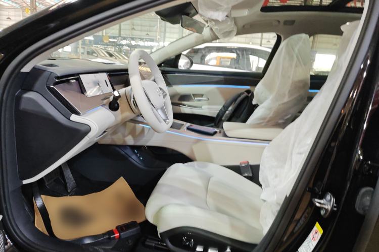 Used BYD Han L 2025 DM-i 200km LiDAR Flagship Model Left Front Seat