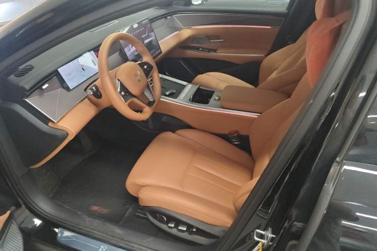 Used BYD Han L 2025 DM-i 200km LiDAR Flagship Model Left Front Seat