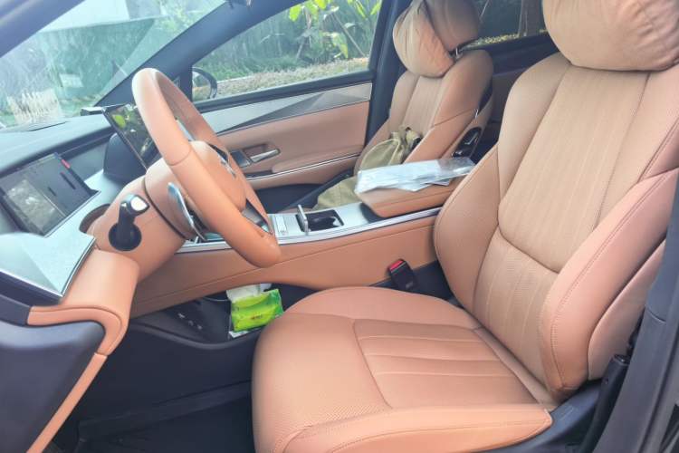 Used BYD Han L 2025 EV 701KM LiDAR Deluxe Edition Left Front Seat