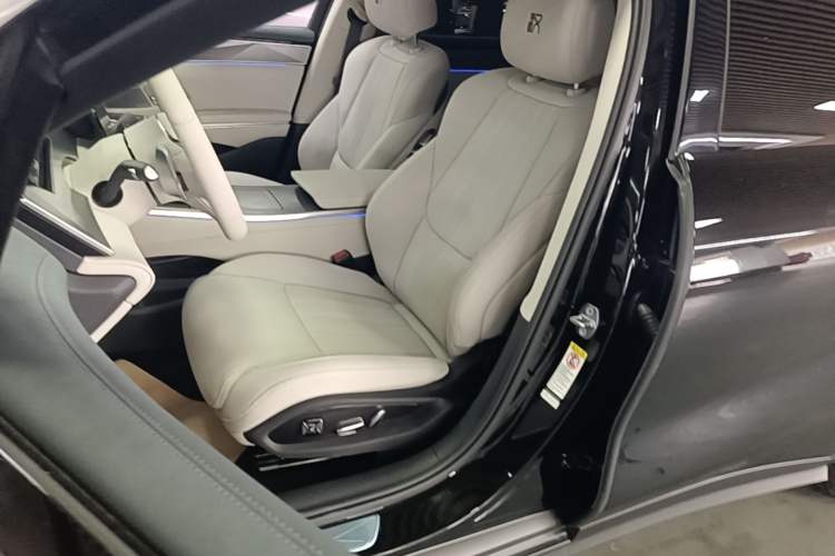 Used BYD Han L 2025 DM-i 200KM LiDAR Luxury Model Left Front Seat