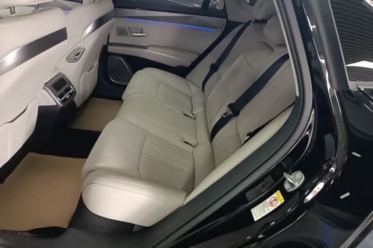 Used BYD Han L 2025 DM-i 200KM LiDAR Luxury Model Left Rear Seat