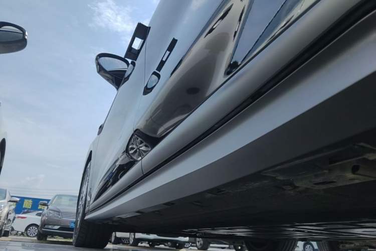Used BYD Han L 2025 DM-i 200KM LiDAR Luxury Model Left Side Sill