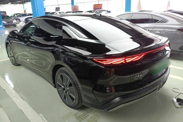 Used BYD Han L 2025 EV 701KM LiDAR Deluxe Edition Rear Left 45 Deg