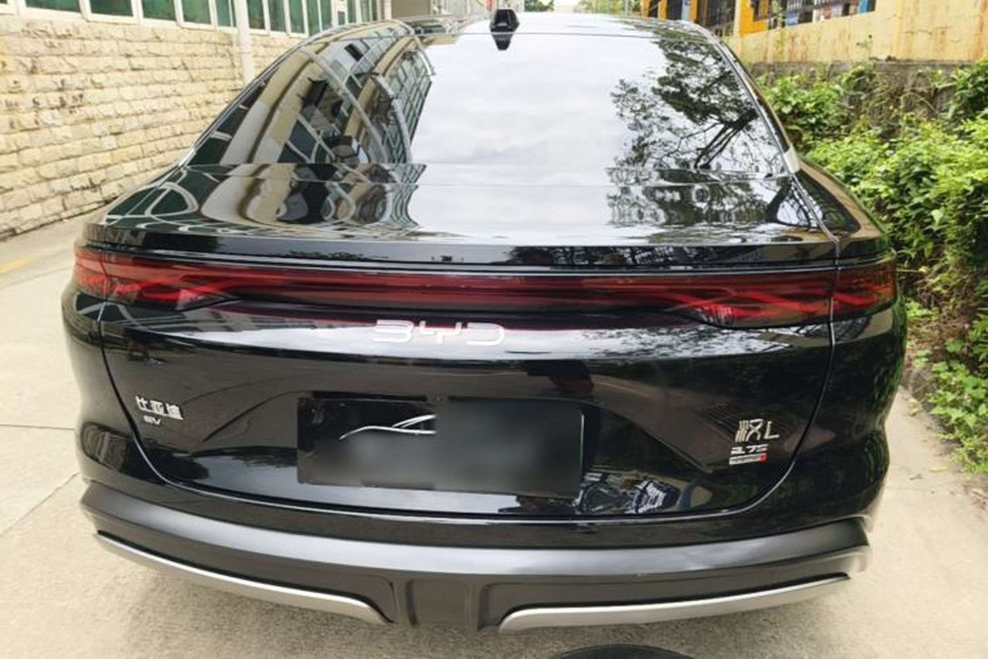 Used BYD Han L 2025 EV Four-Wheel Drive LiDAR Flagship Model Rear