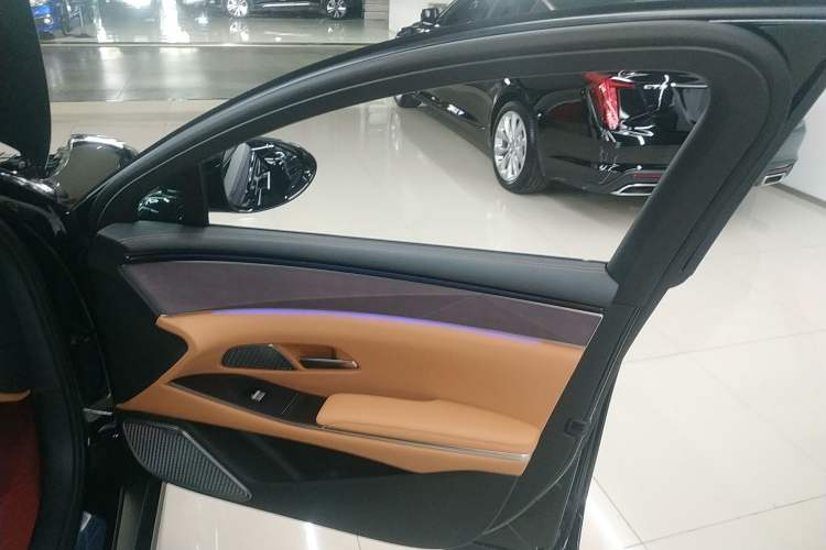 Used BYD Han L 2025 EV 701 km LiDAR Flagship Edition Right Front Door Interior