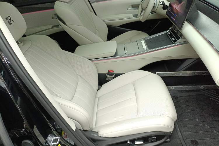 Used BYD Han L 2025 EV 701KM LiDAR Deluxe Edition Right Front Seat