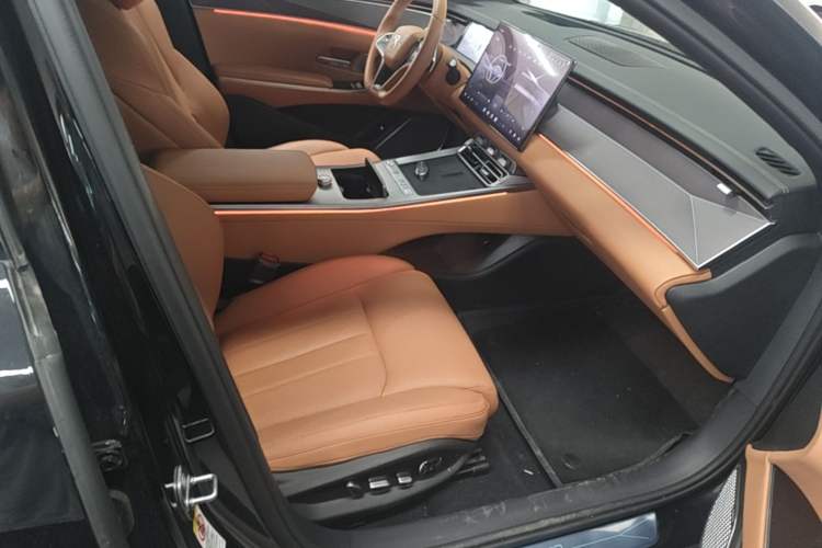 Used BYD Han L 2025 DM-i 200km LiDAR Flagship Model Right Front Seat