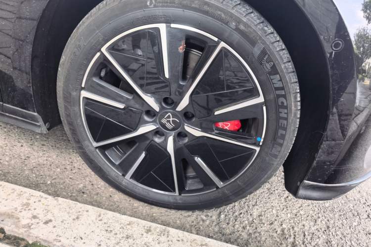 Used BYD Han L 2025 EV 701KM LiDAR Deluxe Edition Right Front Wheel Hub