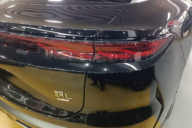 Used BYD Han L 2025 EV 701KM LiDAR Deluxe Edition Right Rear Taillight