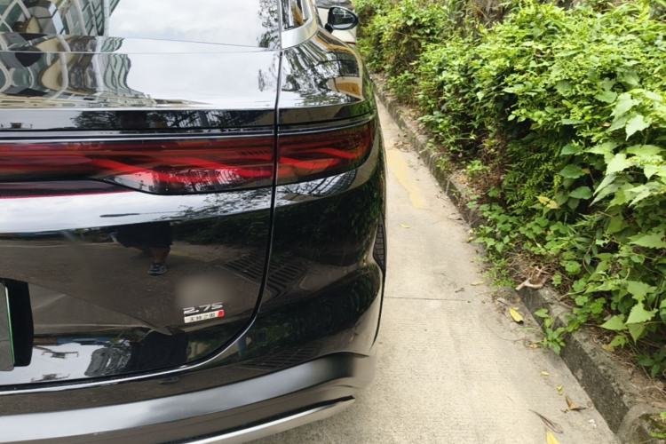 Used BYD Han L 2025 EV Four-Wheel Drive LiDAR Flagship Model Right Rear Taillight
