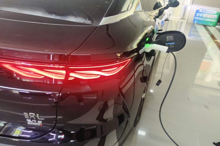 Used BYD Han L 2025 EV Four-Wheel Drive LiDAR Flagship Model Right Rear Taillight