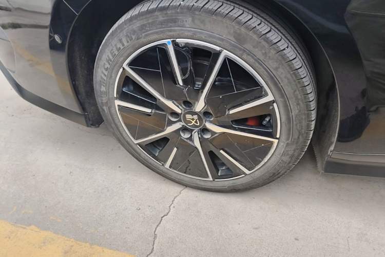 Used BYD Han L 2025 EV 701KM LiDAR Deluxe Edition Right Rear Wheel Hub
