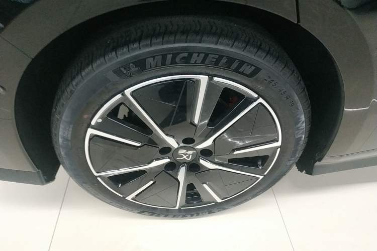 Used BYD Han L 2025 EV 701 km LiDAR Flagship Edition Right Rear Wheel Hub