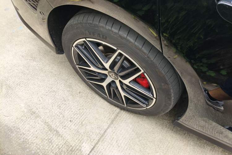 Used BYD Han L 2025 EV Four-Wheel Drive LiDAR Flagship Model Right Rear Wheel Hub