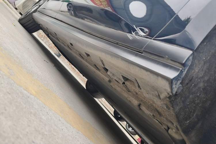 Used BYD Han L 2025 EV 701KM LiDAR Deluxe Edition Right Side Sill