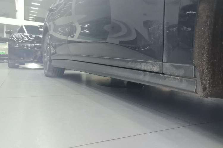 Used BYD Han L 2025 EV 701 km LiDAR Flagship Edition Right Side Sill