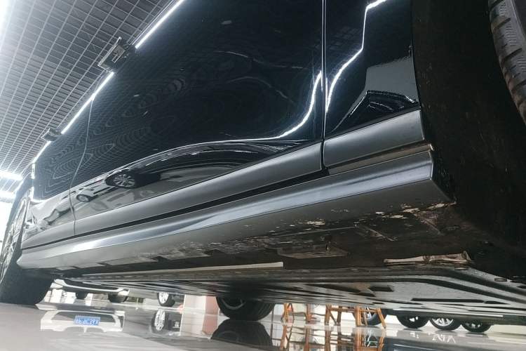 Used BYD Han L 2025 EV 701 km LiDAR Flagship Edition Right Side Sill