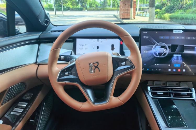 Used BYD Han L 2025 EV 701KM LiDAR Deluxe Edition Steering Wheel