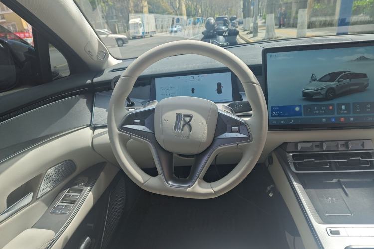 Used BYD Han L 2025 EV 701KM LiDAR Deluxe Edition Steering Wheel