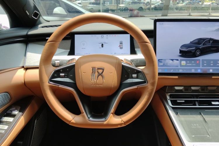 Used BYD Han L 2025 DM-i 200KM LiDAR Luxury Model Steering Wheel