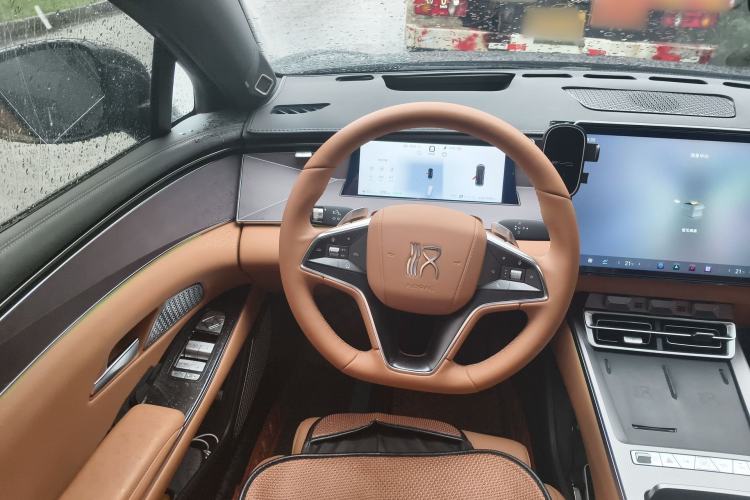 Used BYD Han L 2025 EV 701 km LiDAR Flagship Edition Steering Wheel
